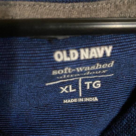 Mens Old Navy shirt - Picture 2 of 3